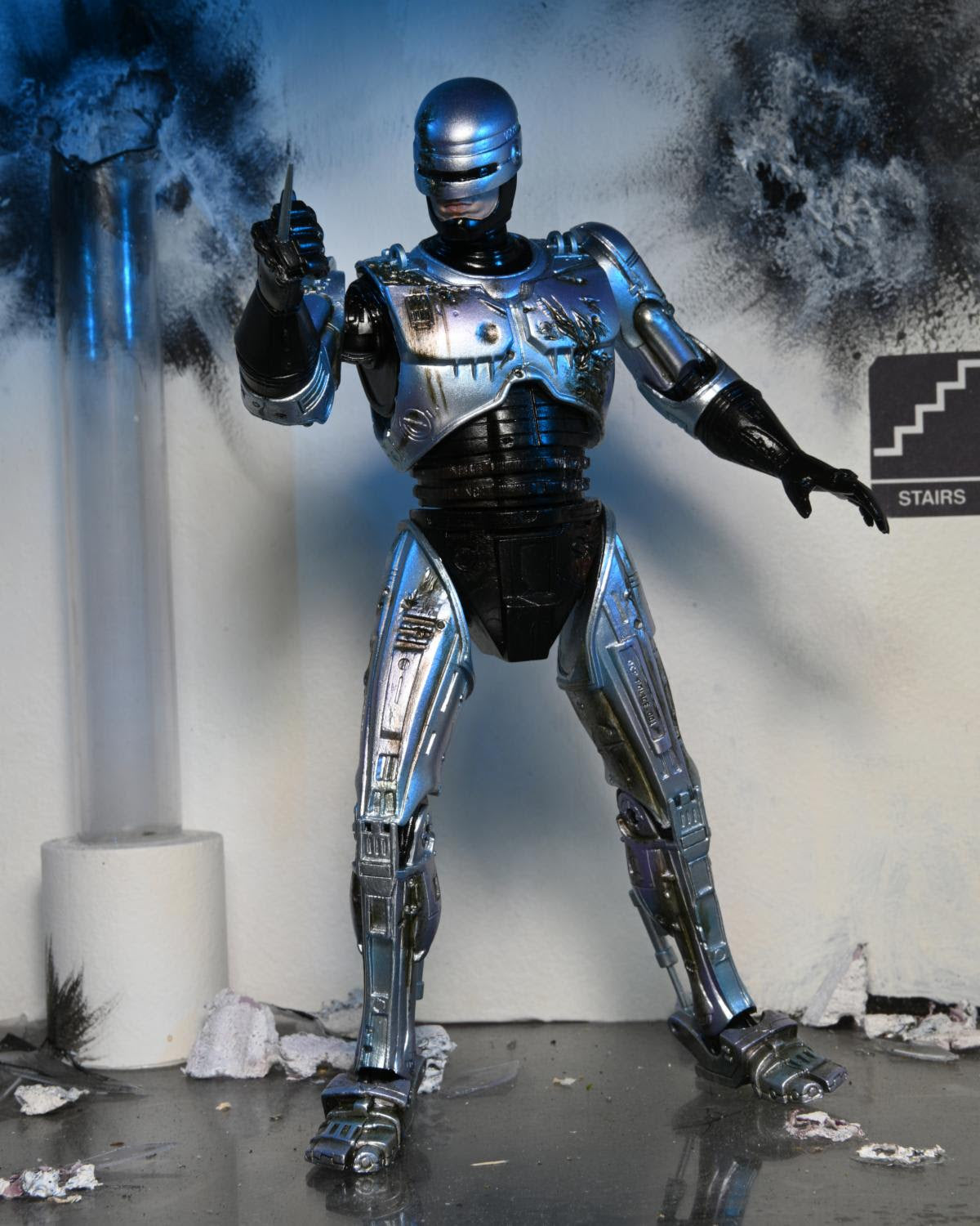 NECA - RoboCop - 7" Scale Action Figure - Ultimate Battle Damaged RoboCop with Chair