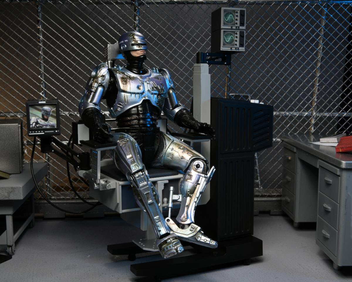 NECA - RoboCop - 7" Scale Action Figure - Ultimate Battle Damaged RoboCop with Chair