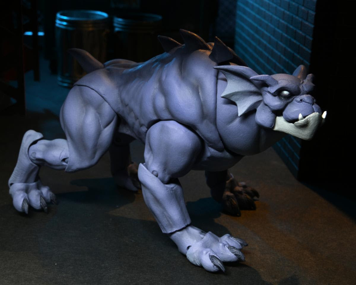 NECA - Gargoyles - 7" Scale Action Figure – Bronx with Goliath Accessory