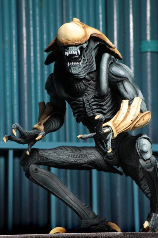NECA - Alien vs. Predator Chrysalis Alien (Movie Deco) Figure