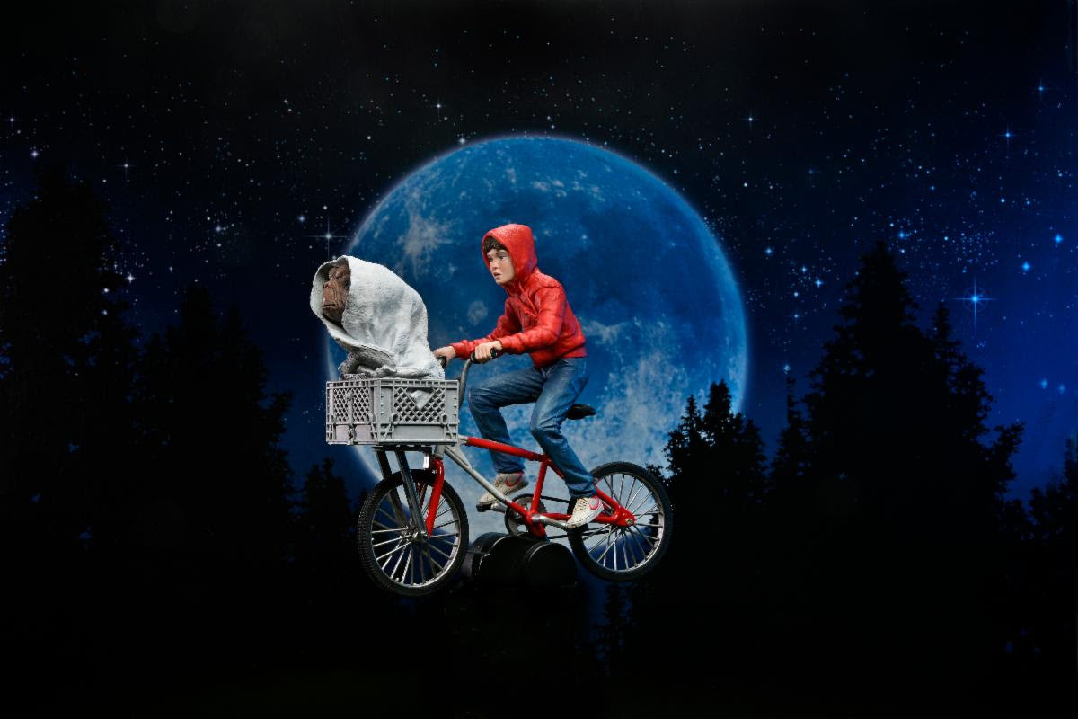 NECA - E.T. 40th Anniversary – 7" Scale Action Figure - Elliott & E.T. on Bicycle