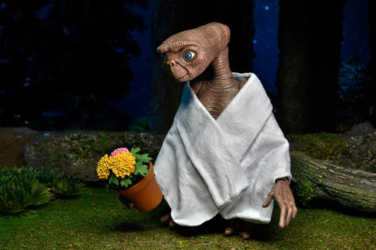 NECA - E.T. The Extra-Terrestrial 40th Anniversary - 7" Scale Action Figure - Ultimate E.T.